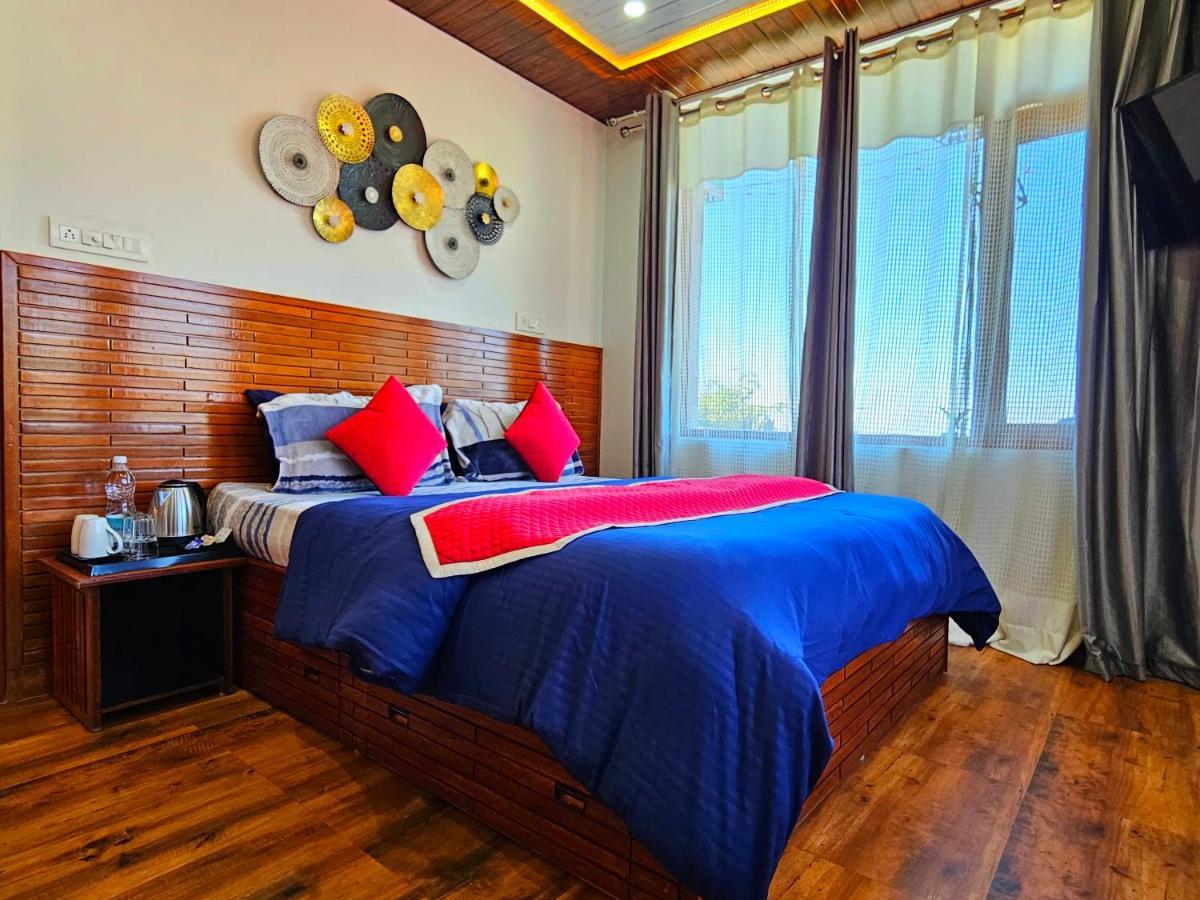 The Tulip Bir Hotel Екстериор снимка